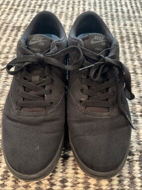 Nike Men’s Black Canvas Low-Top Sneakers